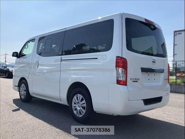 Nissan NV350 Caravan 2017-06 8037408-15