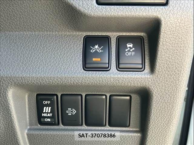 Nissan NV350 Caravan 2017-06 8037408-16