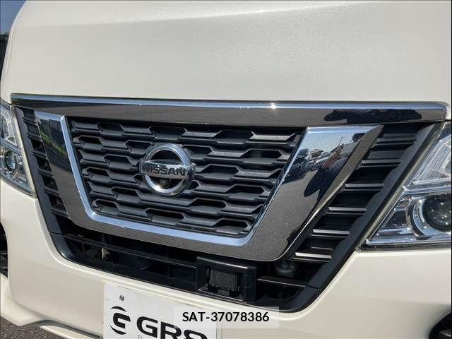 Nissan NV350 Caravan 2017-06 8037408-22