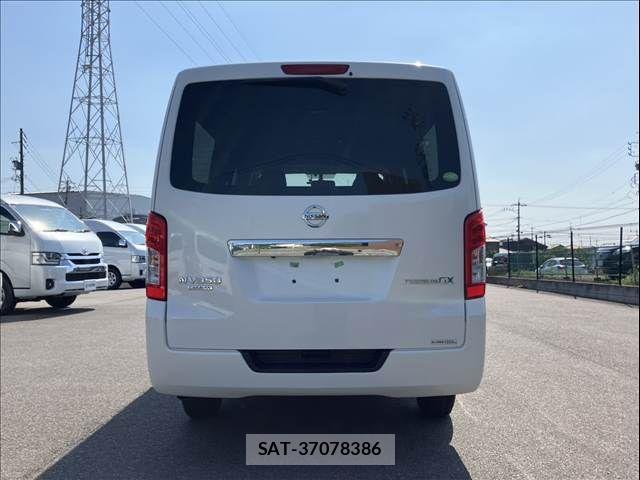 Nissan NV350 Caravan 2017-06 8037408-2