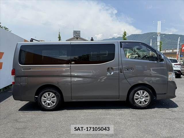 Nissan NV350 Caravan 2019-09 8037413-11