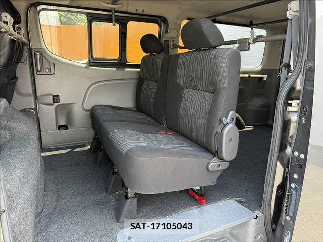 Nissan NV350 Caravan 2019-09 8037413-17