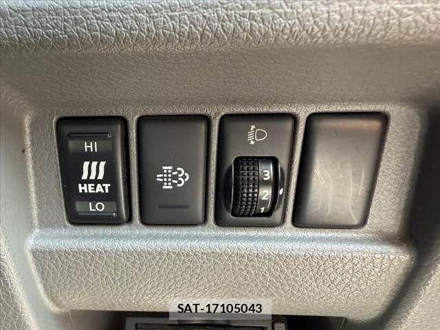 Nissan NV350 Caravan 2019-09 8037413-23