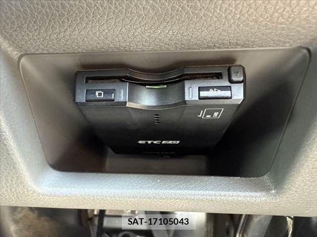 Nissan NV350 Caravan 2019-09 8037413-24