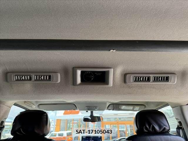 Nissan NV350 Caravan 2019-09 8037413-28