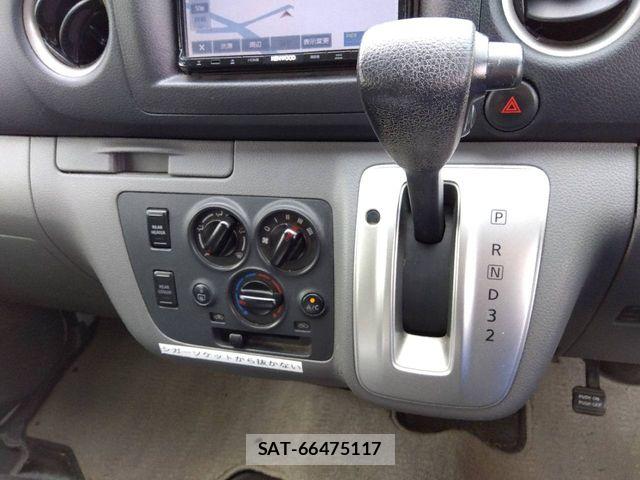 Nissan NV350 Caravan 2014-06 8037412-9