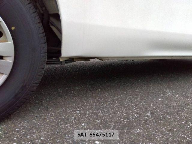 Nissan NV350 Caravan 2014-06 8037412-18
