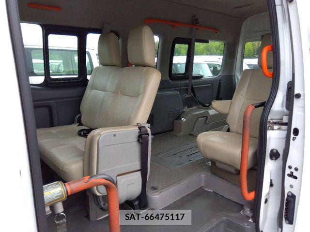 Nissan NV350 Caravan 2014-06 8037412-4