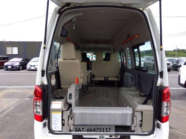 Nissan NV350 Caravan 2014-06 8037412-5