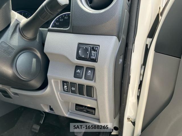 Nissan NV350 Caravan 2020-04 8037411-11