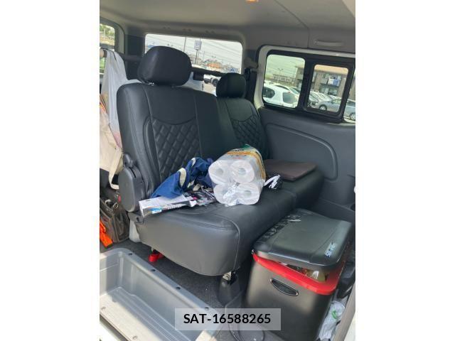 Nissan NV350 Caravan 2020-04 8037411-4