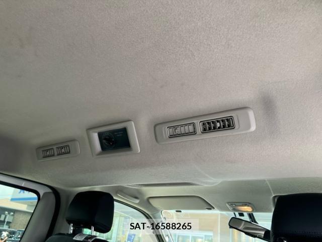 Nissan NV350 Caravan 2020-04 8037411-6
