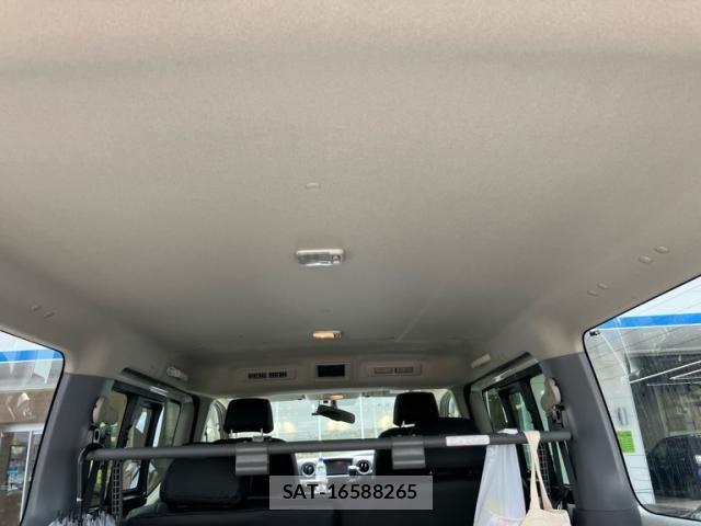 Nissan NV350 Caravan 2020-04 8037411-8