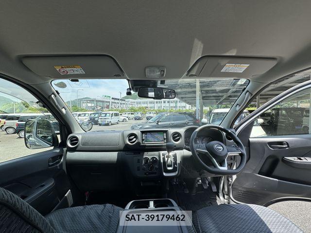 Nissan NV350 Caravan 2024-07 8037409-12