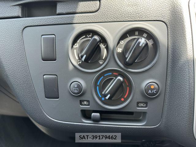 Nissan NV350 Caravan 2024-07 8037409-16