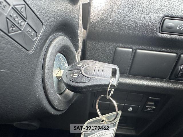 Nissan NV350 Caravan 2024-07 8037409-20