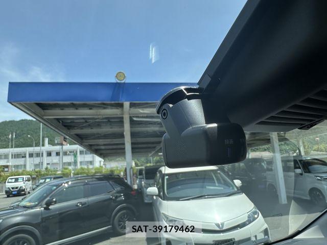 Nissan NV350 Caravan 2024-07 8037409-22