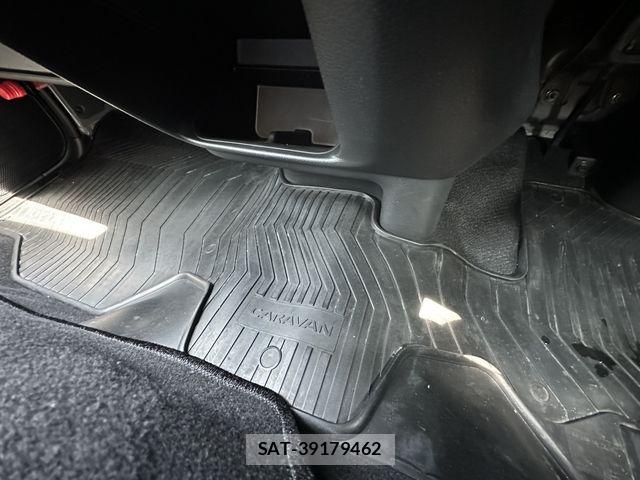 Nissan NV350 Caravan 2024-07 8037409-23