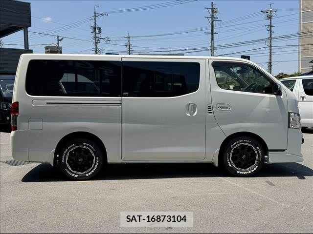 Nissan NV350 Caravan 2017-08 8037410-12