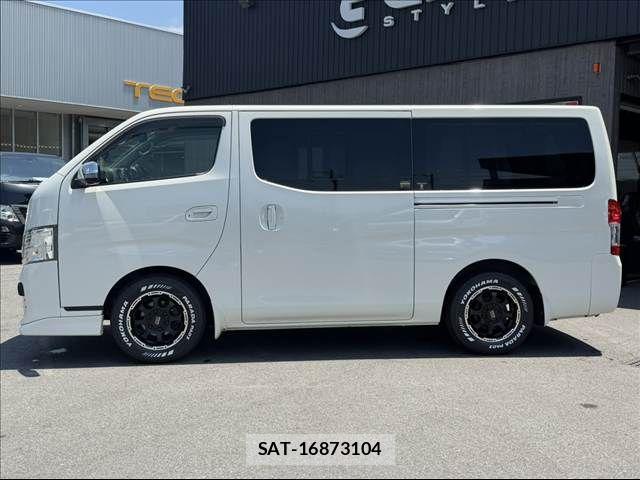 Nissan NV350 Caravan 2017-08 8037410-13