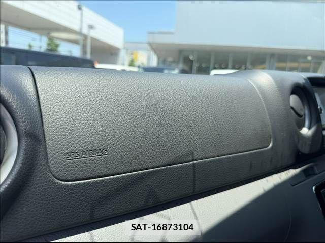 Nissan NV350 Caravan 2017-08 8037410-18