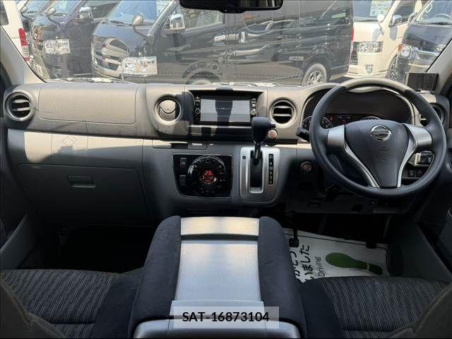 Nissan NV350 Caravan 2017-08 8037410-3