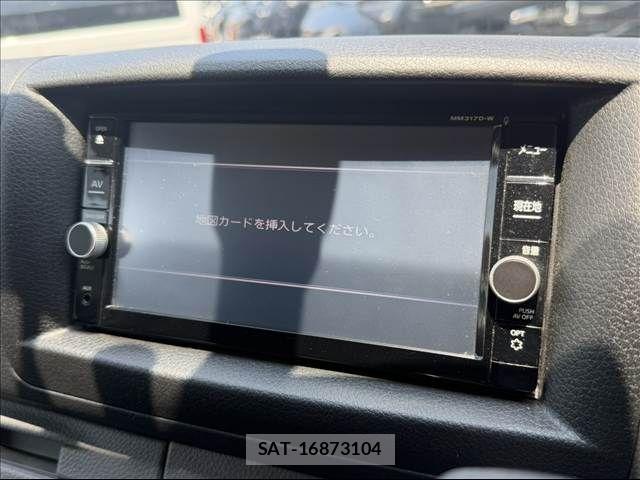 Nissan NV350 Caravan 2017-08 8037410-6