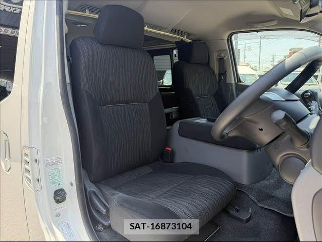 Nissan NV350 Caravan 2017-08 8037410-8