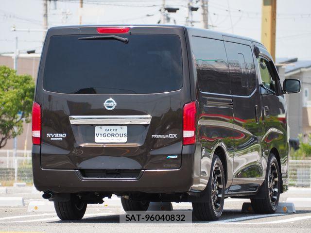 Nissan NV350 Caravan 2016-05 8075013-12