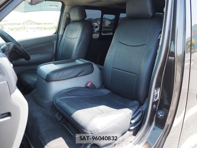 Nissan NV350 Caravan 2016-05 8075013-21