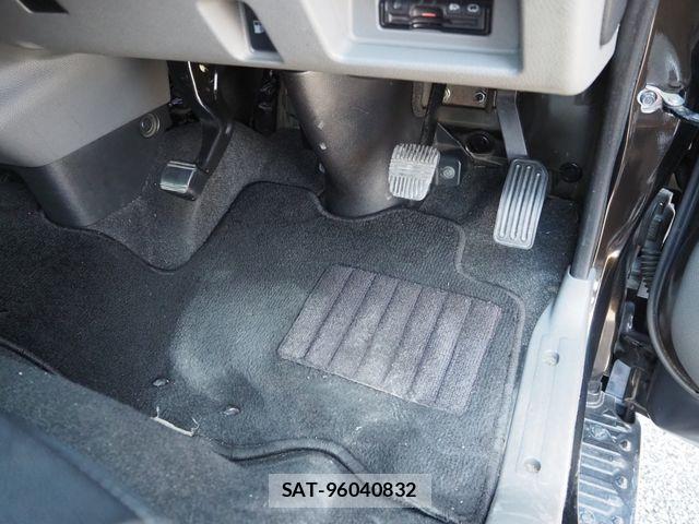Nissan NV350 Caravan 2016-05 8075013-22
