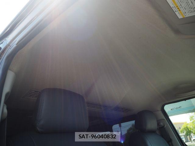 Nissan NV350 Caravan 2016-05 8075013-23