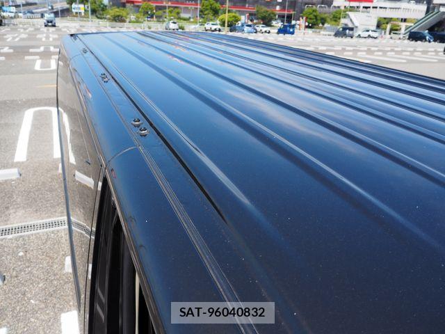 Nissan NV350 Caravan 2016-05 8075013-27