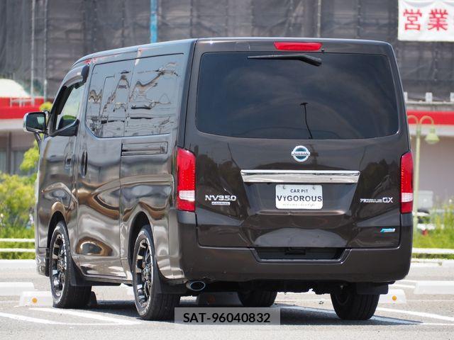 Nissan NV350 Caravan 2016-05 8075013-2