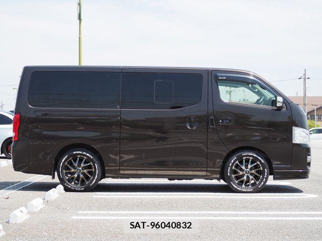 Nissan NV350 Caravan 2016-05 8075013-5