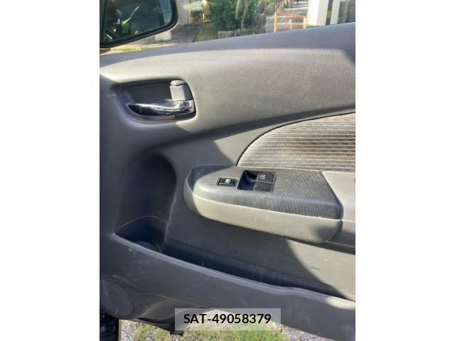 Nissan NV350 Caravan 2012-09 8075014-14