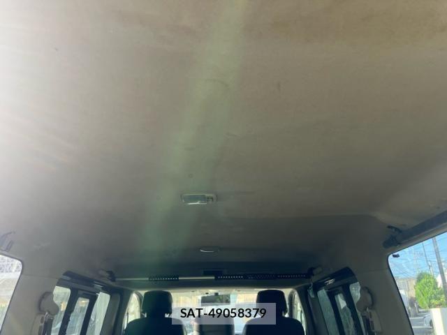 Nissan NV350 Caravan 2012-09 8075014-23