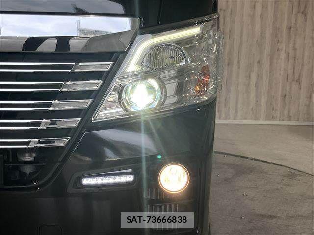 Nissan NV350 Caravan 2018-07 8075010-11