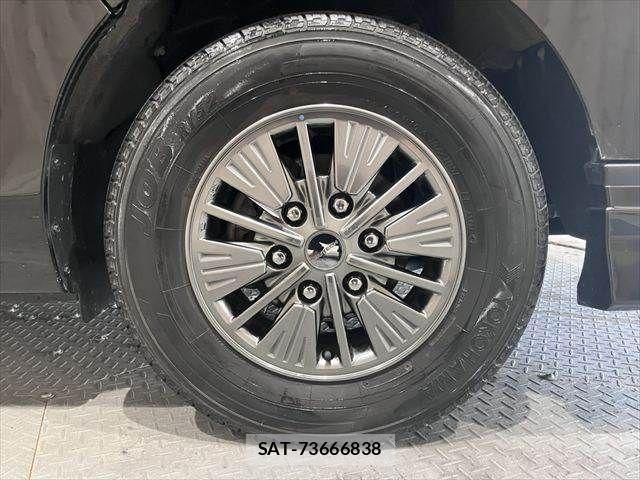Nissan NV350 Caravan 2018-07 8075010-13