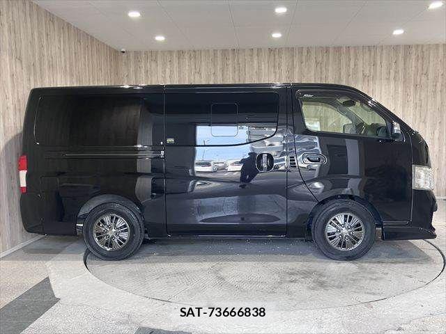Nissan NV350 Caravan 2018-07 8075010-16
