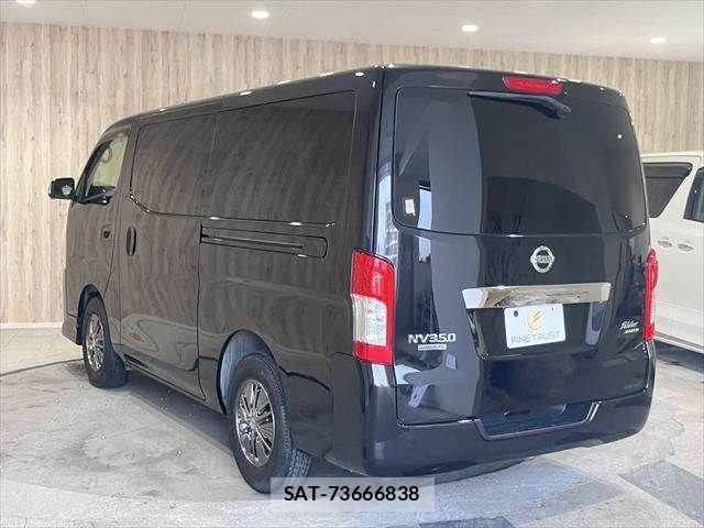 Nissan NV350 Caravan 2018-07 8075010-19