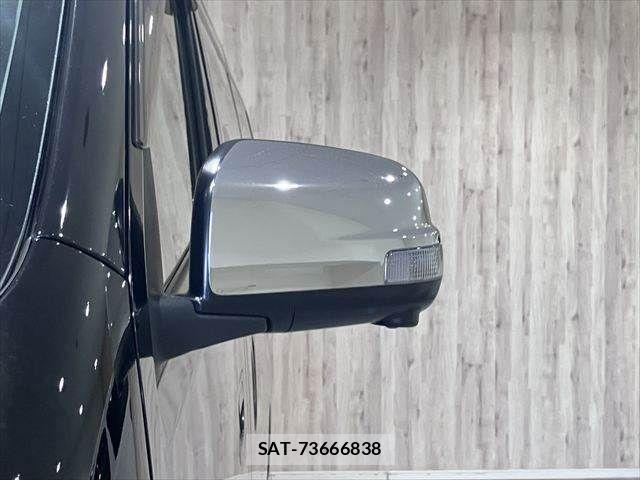 Nissan NV350 Caravan 2018-07 8075010-21
