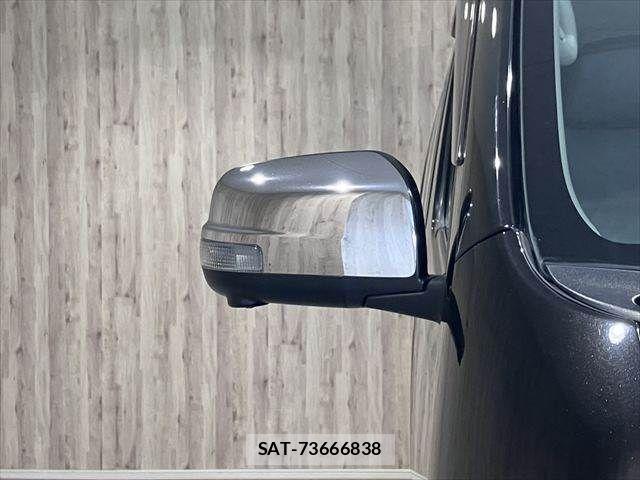Nissan NV350 Caravan 2018-07 8075010-22