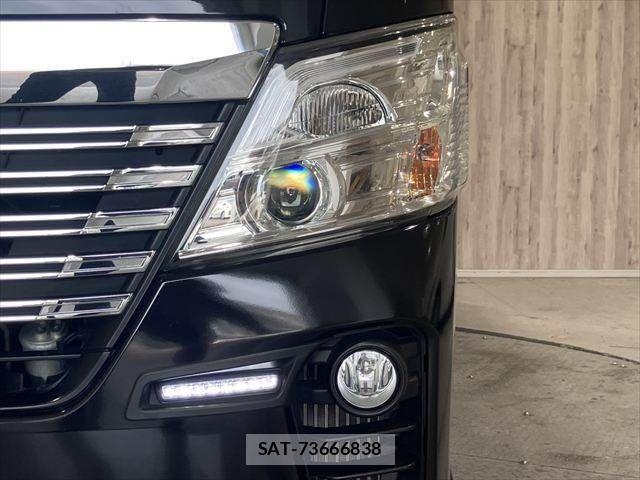 Nissan NV350 Caravan 2018-07 8075010-23