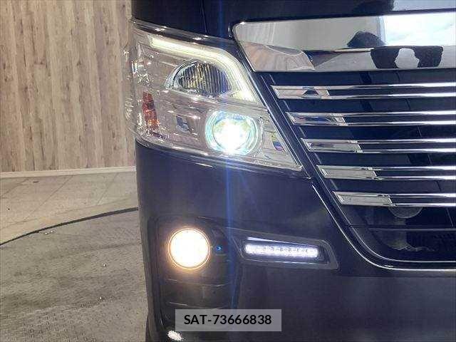 Nissan NV350 Caravan 2018-07 8075010-29