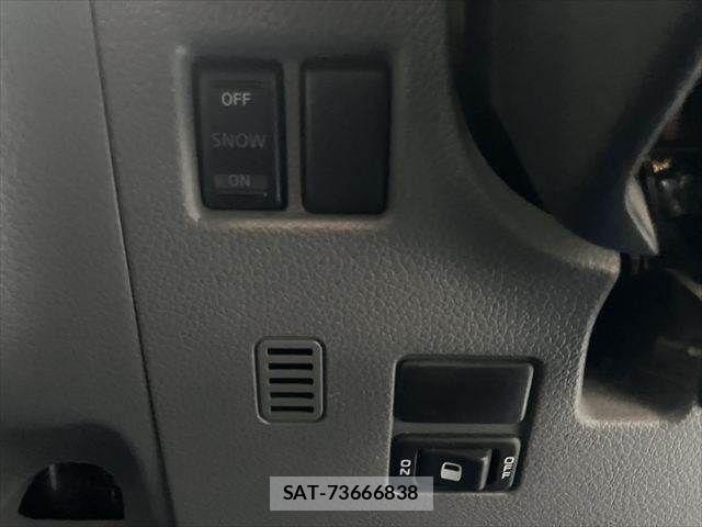 Nissan NV350 Caravan 2018-07 8075010-6