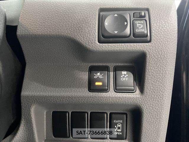 Nissan NV350 Caravan 2018-07 8075010-7
