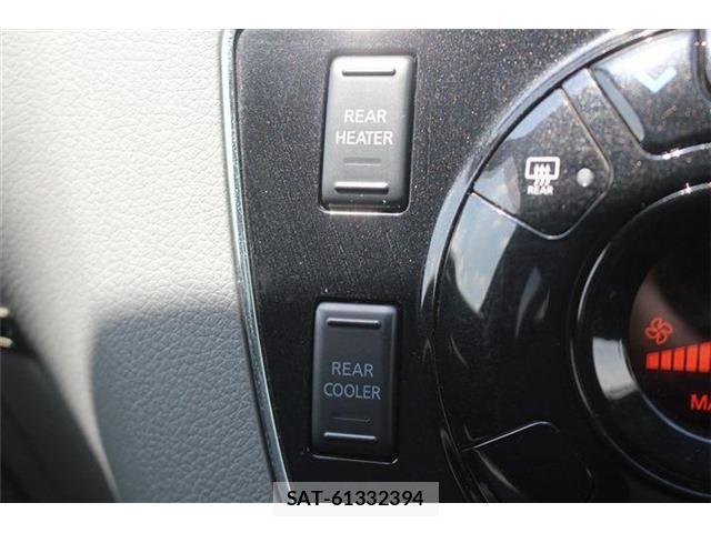 Nissan NV350 Caravan 2018-02 8075012-26