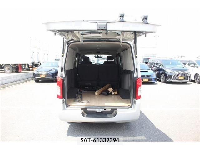 Nissan NV350 Caravan 2018-02 8075012-27