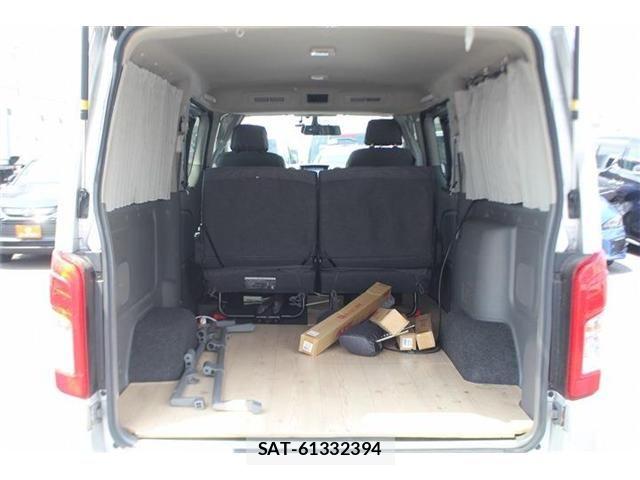 Nissan NV350 Caravan 2018-02 8075012-28